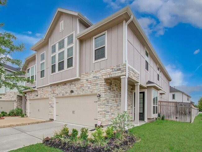 Foto del edificio - 5502 Amber Brook Ln