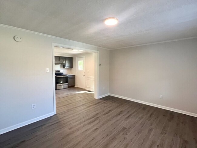 Foto del edificio - Two bedroom, 1 bath a duplex in Graham