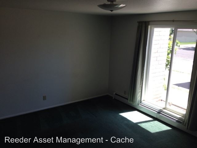 Building Photo - 391 W 550 N