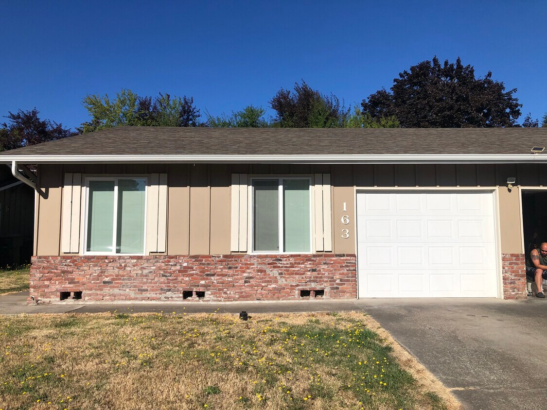 Primary Photo - 163 47th Ave SE