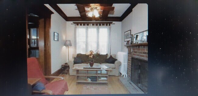 Living Room - 132 Fairview Av