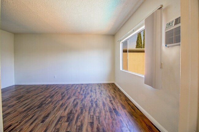 Foto del edificio - 6546 Sepulveda Blvd Van Nuys, CA 91411