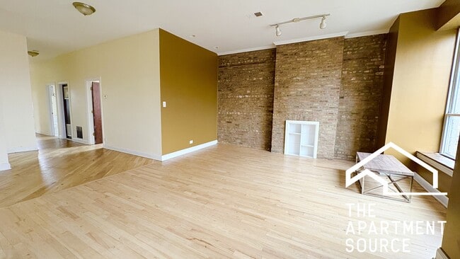 Building Photo - 1549 S Christiana Ave