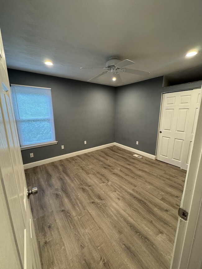 Building Photo - 633 Pine Bnd