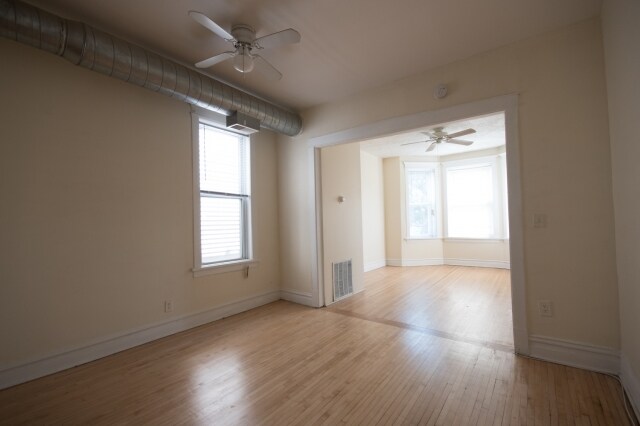 Foto del edificio - 3730 W Dickens Ave