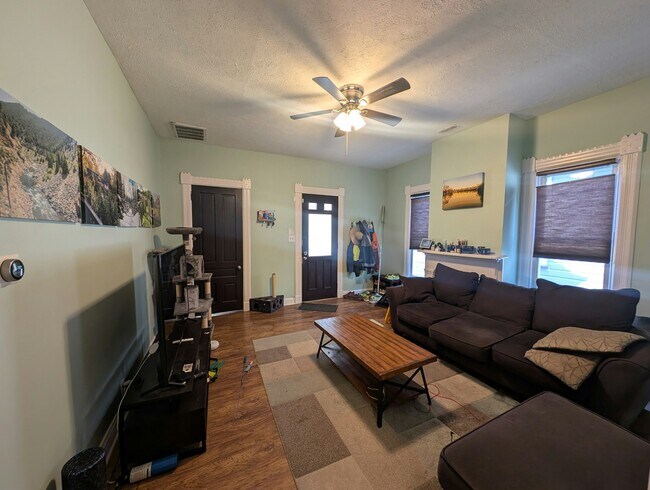 Building Photo - 48 Clover St