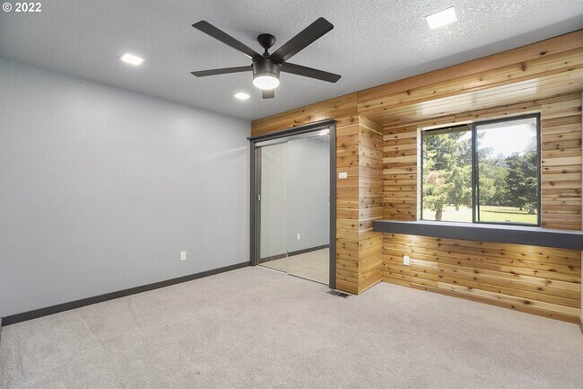 Foto del edificio - 20647 NW Lapine Way
