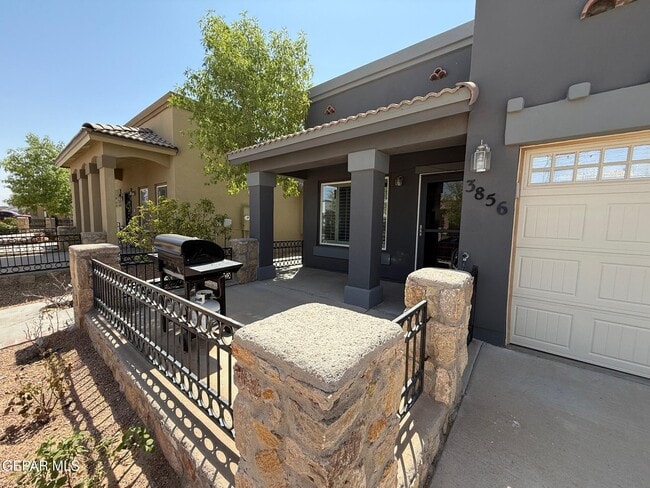 Building Photo - 3856 Loma Cortez Dr
