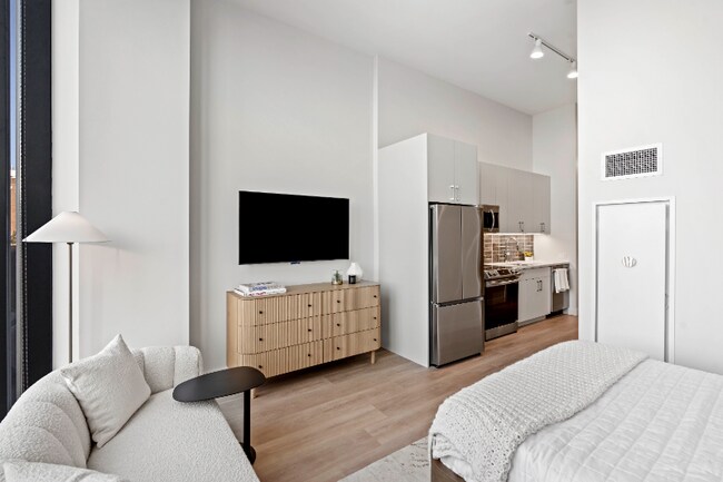 Building Photo - 1100 W Van Buren St