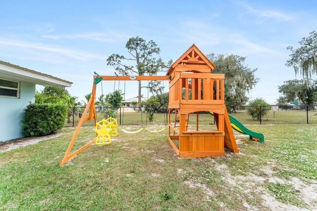 Building Photo - 3 br, 2 bath House - 3889 Placid View Dr