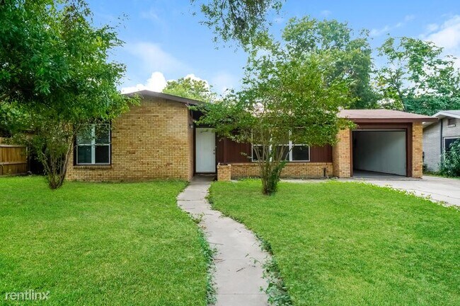 Foto del edificio - 3 br, 2 bath House - 526 Radiance Ave