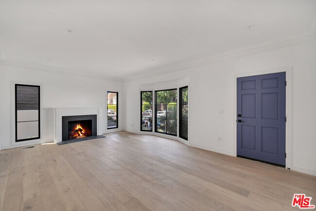 Foto del edificio - 134 N Kings Rd