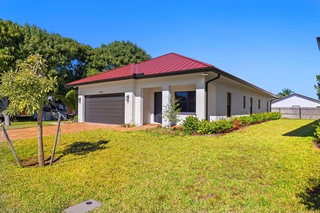 Building Photo - 2315 Zeder Ave