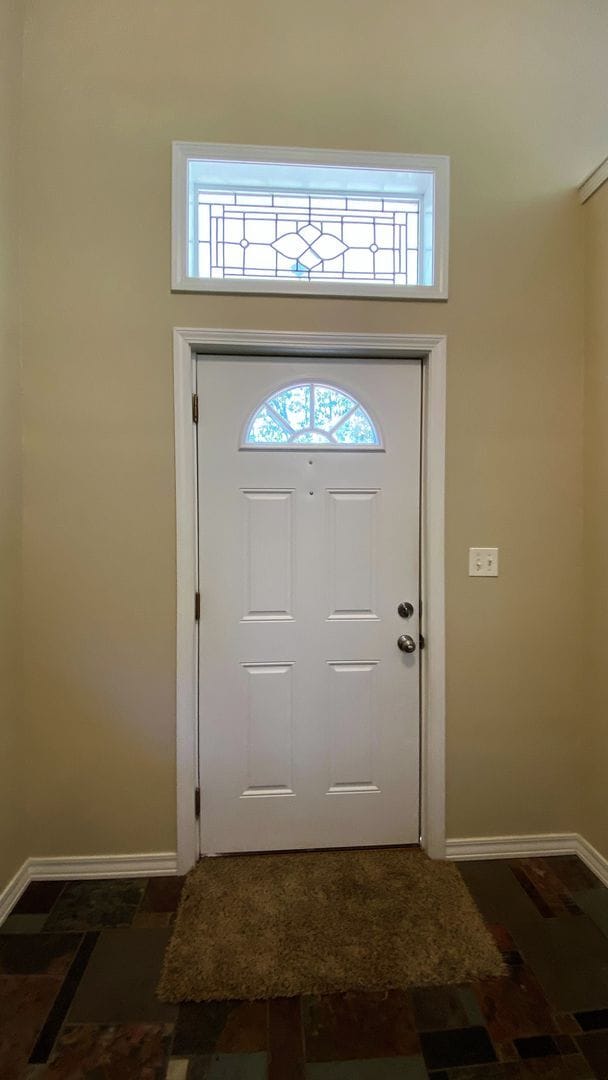 Building Photo - Gorgeous 3 Bedroom, 2 Bathroom Split Level Home in Waynesville