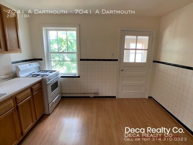 Building Photo - 2 Bedroom Apartment