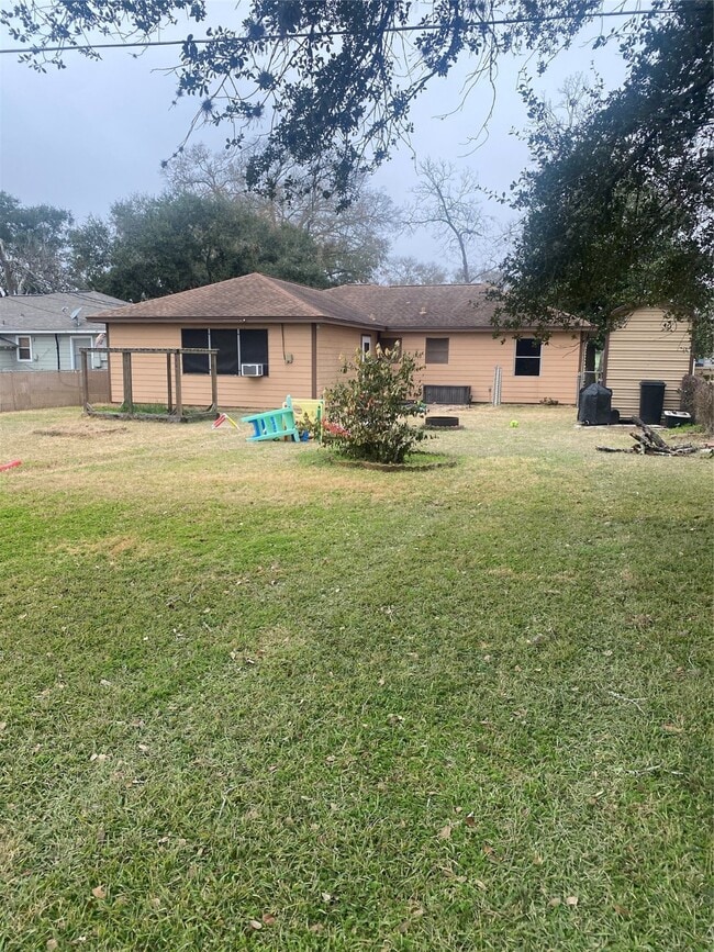 Building Photo - 1117 Dyson Rd