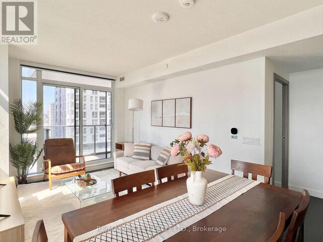 Building Photo - 38 Widmer St