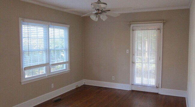 Foto del edificio - 2BR/1BA in the heart of Normaltown