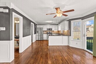 Building Photo - 824 SE 11 Terrace