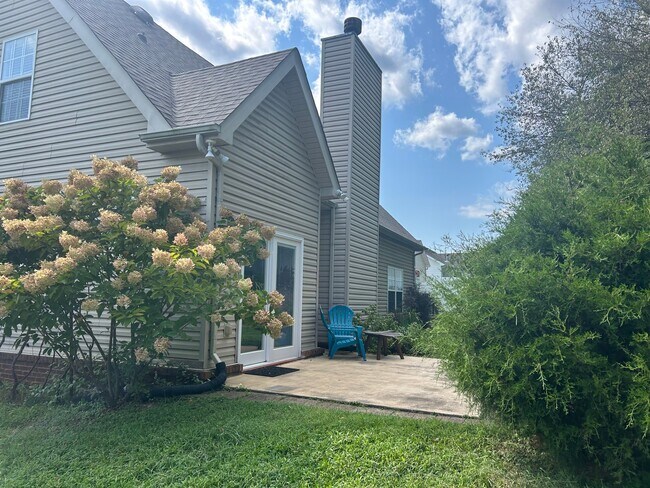 Foto del edificio - 2807 Oakleigh Twp Dr
