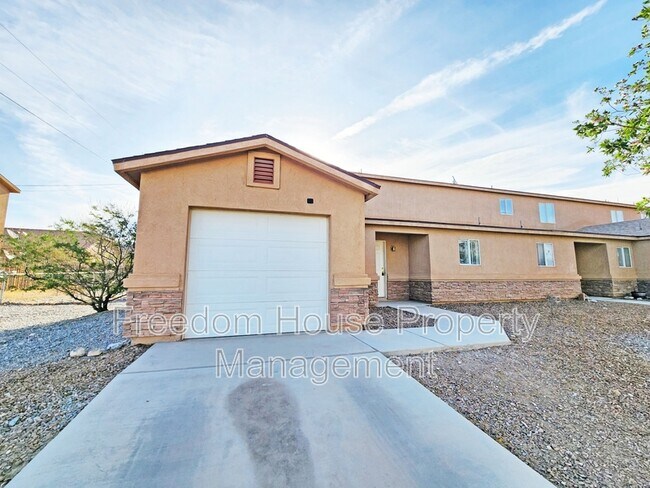 Foto del edificio - 1971 Teepee Rd