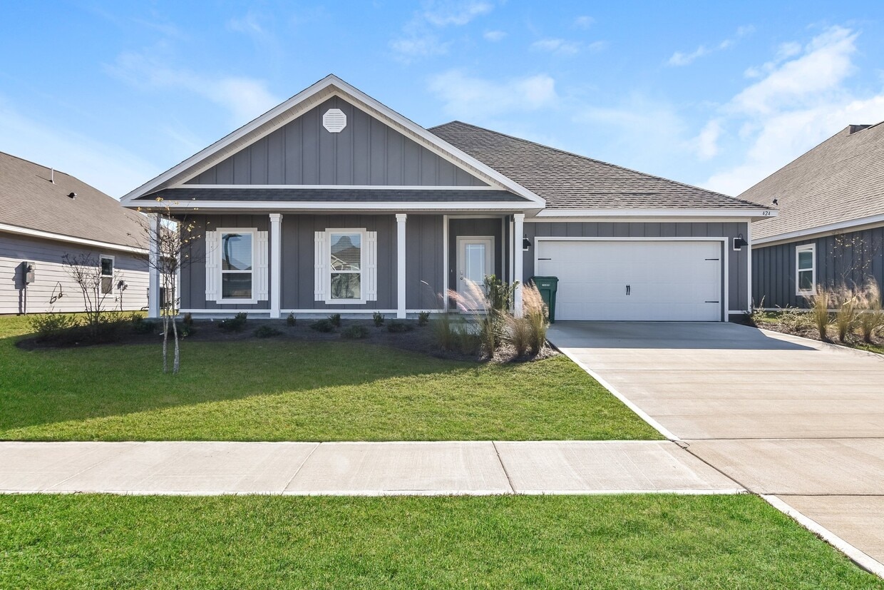 424 Eagle Lake Way House Rental in Callaway, FL