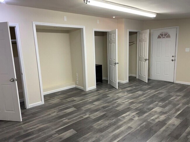Building Photo - 9600 Mountain Quail Rd