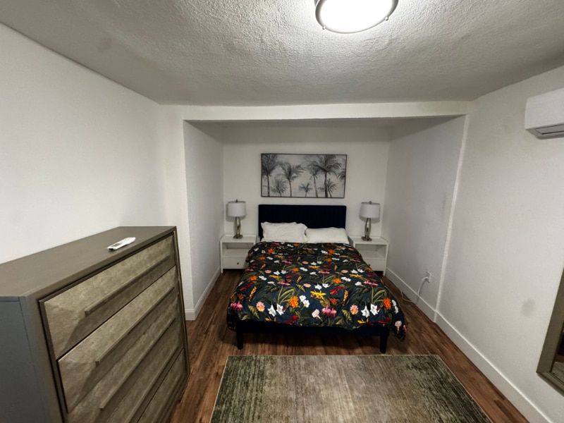 Photo - 160 NW 60th St