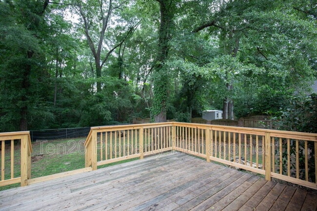 Building Photo - 4034 Savannah Dr