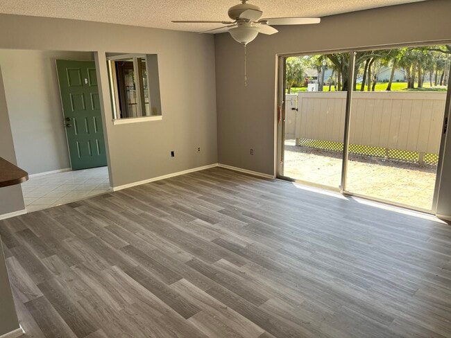 Foto del edificio - 4116 NW Cinnamon Tree Cir
