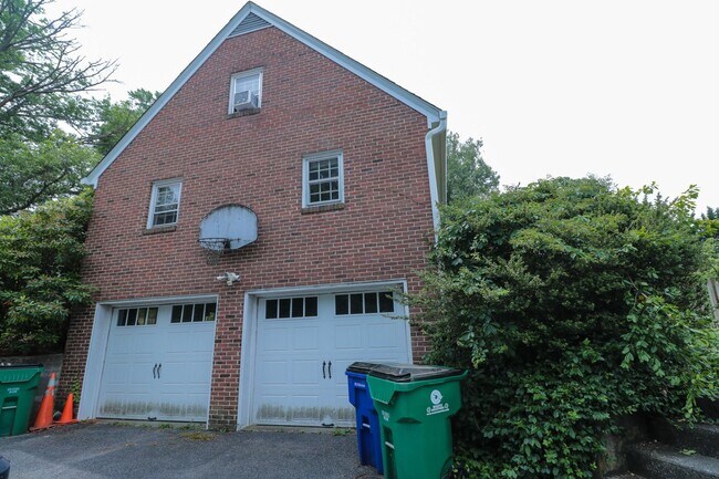 Building Photo - 600 A Airport Road | 1 Bed 1 Bath | 07/15/...