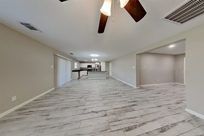 Foto del edificio - 7750 Shavano Ln