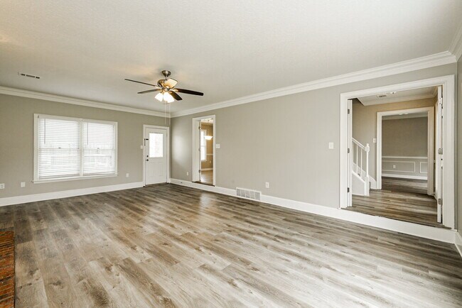 Foto del edificio - 7440 Richmond Rd