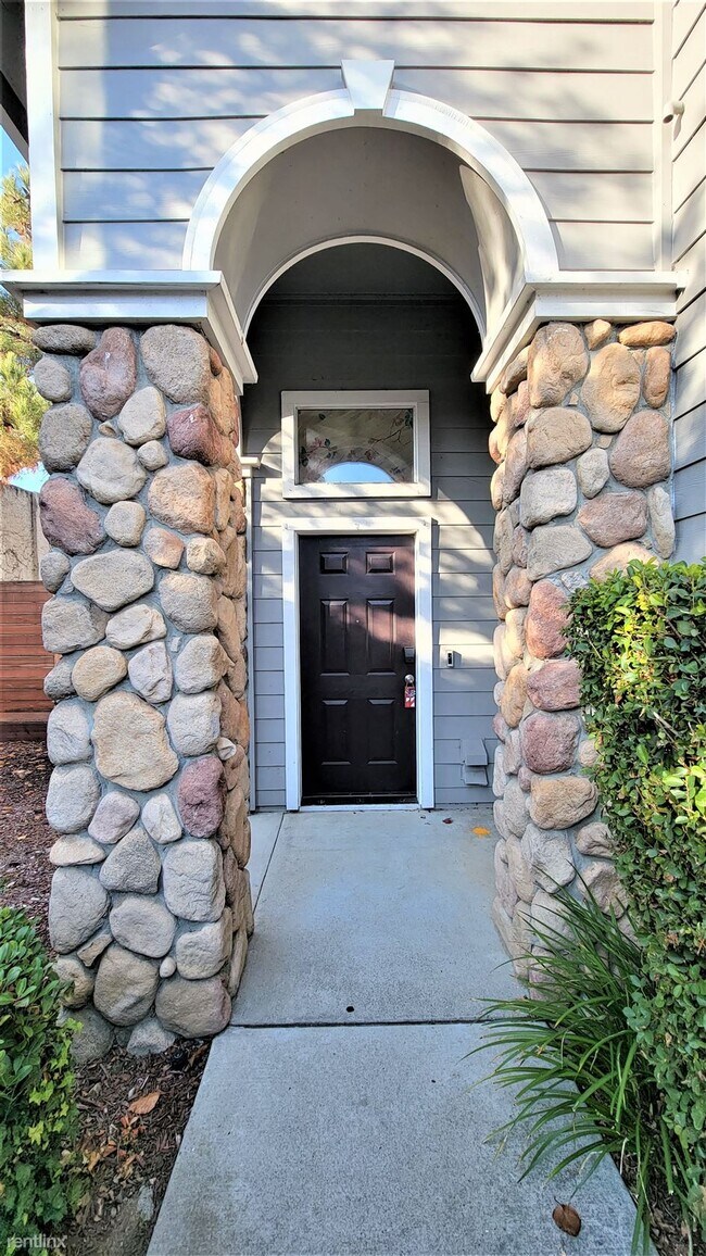 Foto del edificio - 3 br, 3 bath Townhome - 5675 Snowflake Common