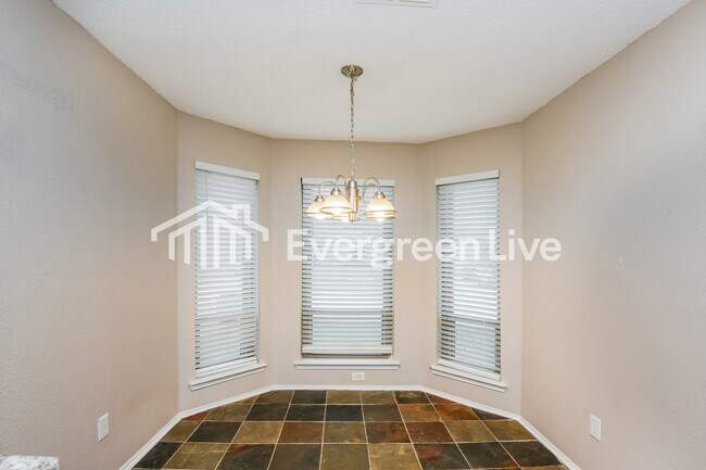 Foto del edificio - 2528 Concina Way