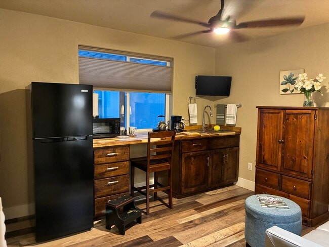 Building Photo - 1344 Benjamin Ct