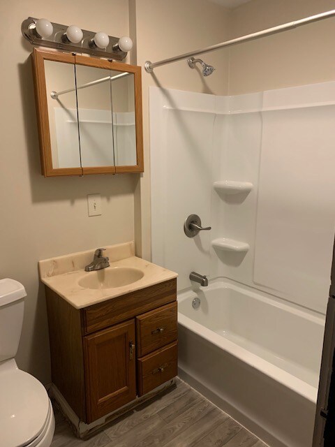 Foto del edificio - 302 N Cedar St