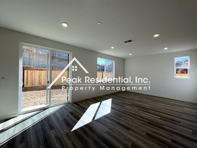 Building Photo - 3 br, 2.5 bath House - 3436 Voyager Dr