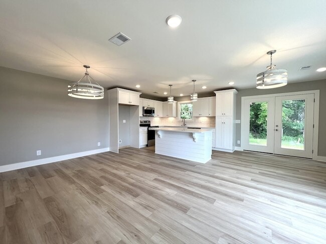 Building Photo - 721 Hollie Wy
