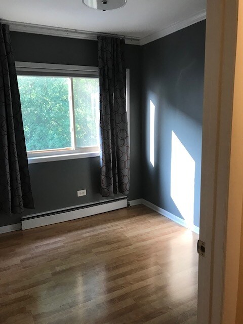 Bedroom 2 - 400 Green Bay Rd