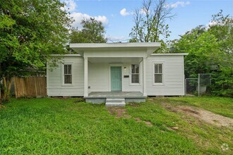 Building Photo - 2509 7th Ave N