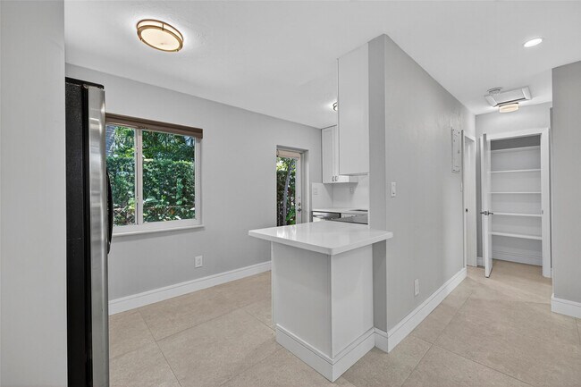 Foto del edificio - 301 NE 15th St