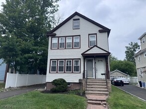 Building Photo - 182 Greenbrook Rd