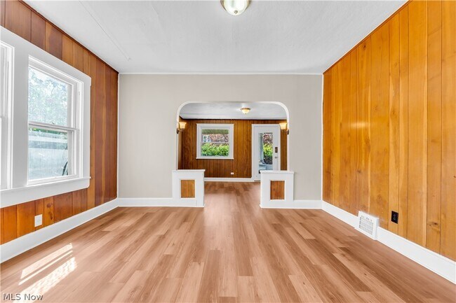 Foto del edificio - 8517 Rosewood Ave