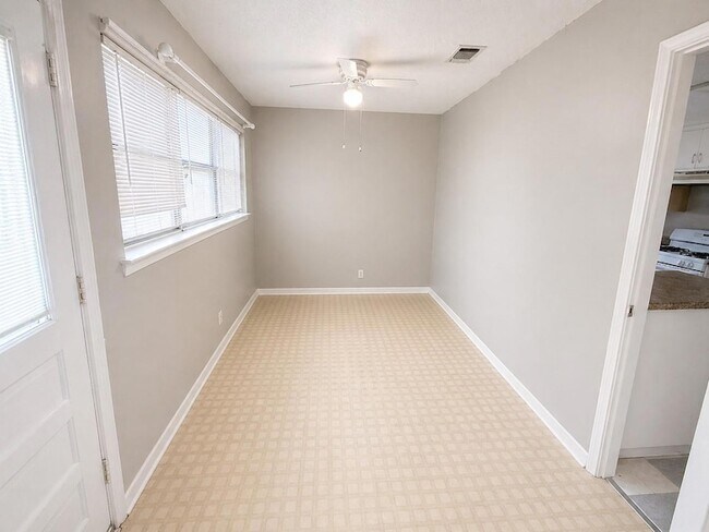 Foto del edificio - 5400 Harmon Ave