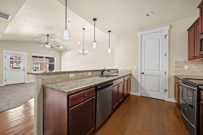 Building Photo - 5851 Dripping Rock Ln