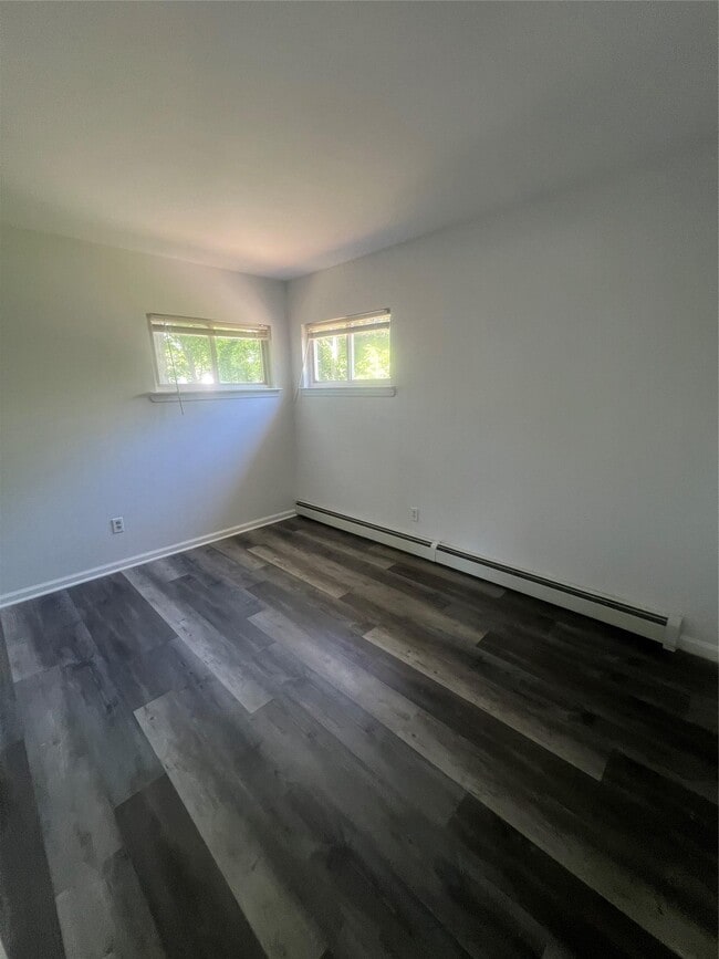Building Photo - 649 Scherger Ave