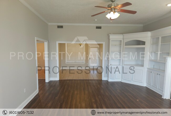 Building Photo - Spacious 3BD House In A Corner Lot