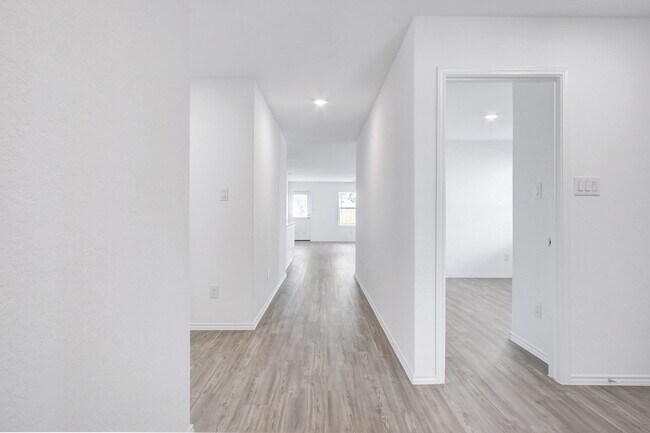 Foto del edificio - 4 Bedroom Home on Corner Lot in Waterwheel Subdivision