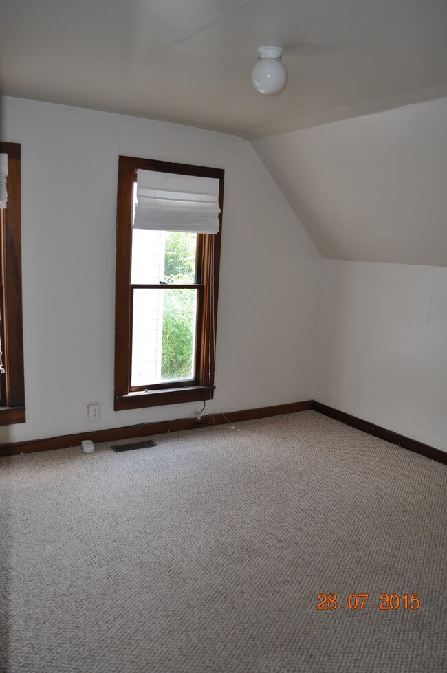 Foto del edificio - 524 McLane Ave